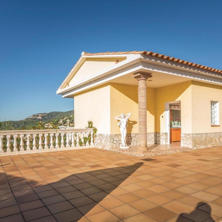 Beach Front Home In Lloret De Mar - Casa de Vacaciones de 6 dormitorios - 10
