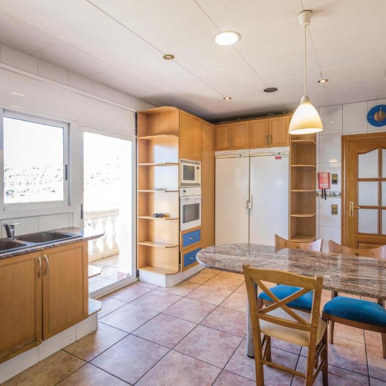 Beach Front Home In Lloret De Mar - Casa de Vacaciones de 6 dormitorios - 17