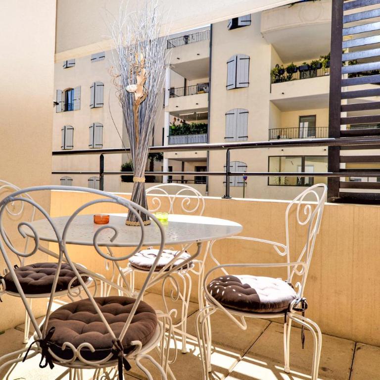 Awesome Apartment In Uzes With Wifi - Appartement 2 Chambres - 7