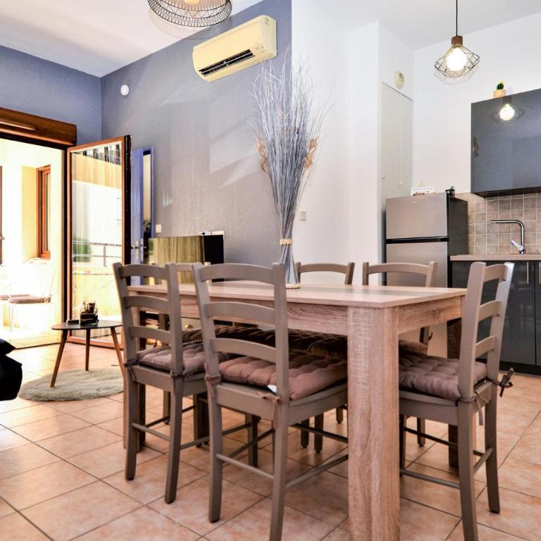 Awesome Apartment In Uzes With Wifi - Appartement 2 Chambres - 5