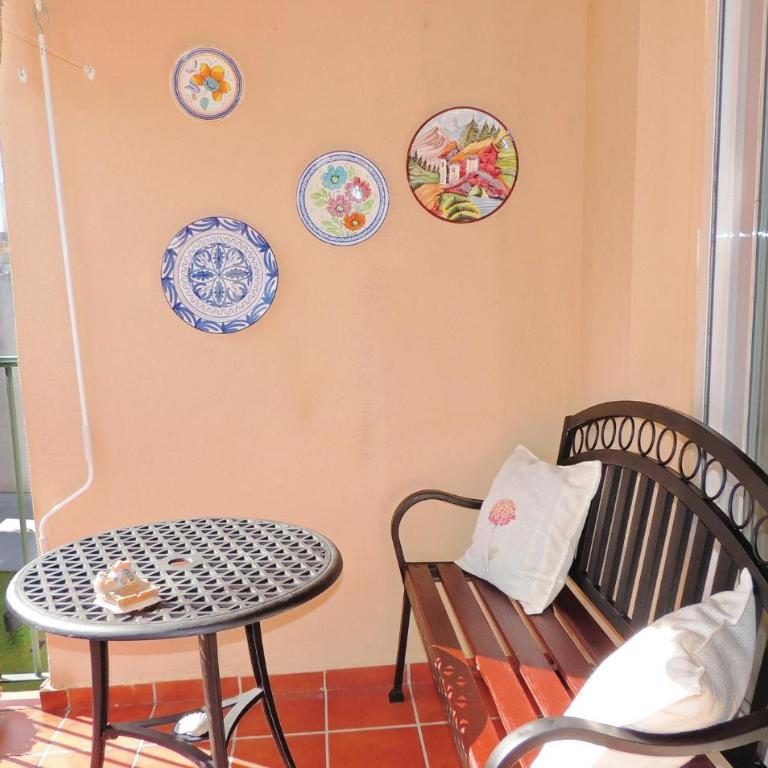 Cozy Apartment In Jerez De La Frontera - Apartamento de 3 dormitorios - 3