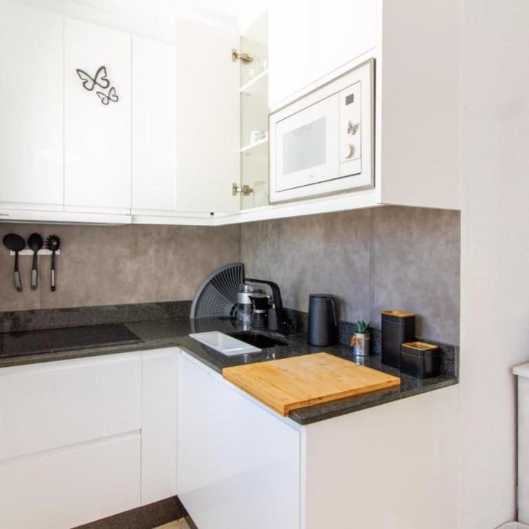 Beautiful Apartment In Torrevieja - Apartamento de 2 dormitorios - 4