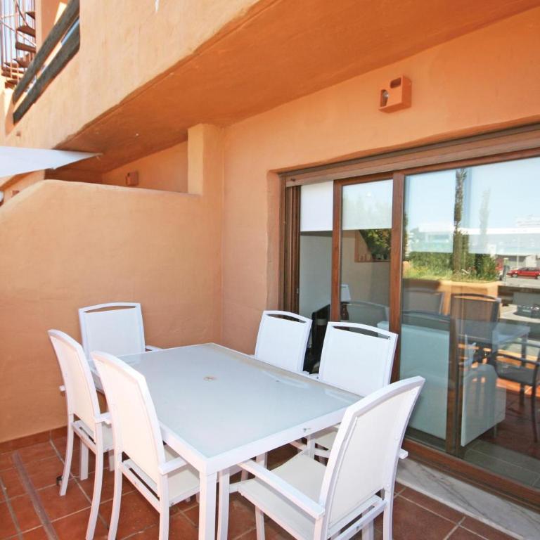 Cozy Apartment In Estepona With Sauna - Apartamento de 2 dormitorios - 3