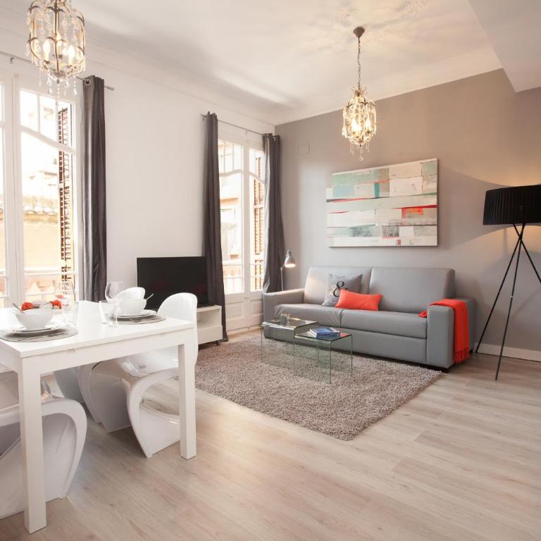 Click&Flat Seneca Suites - Two-Bedroom Apartment with Balcony - White - 3