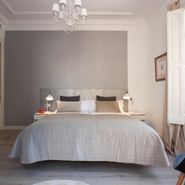 Click&Flat Seneca Suites - Two-Bedroom Apartment with Balcony - White - 10