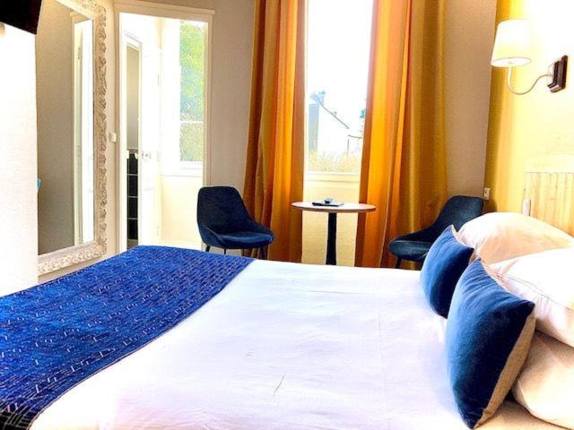 Hôtel Coeur De Loire - Chambre Double ou Lits Jumeaux Supérieure - Vue sur Jardin - 7