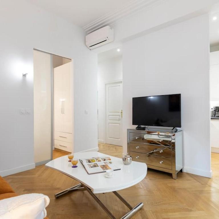 Promenade, 2pièces chic et clim avec terrasse Location éligible au Bail Mobilité Mobility Lease - Appartement 1 Chambre - 3