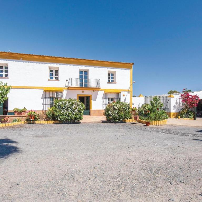 6 Bedroom Cozy Home In Huelva - Casa de Vacaciones de 6 dormitorios - 8