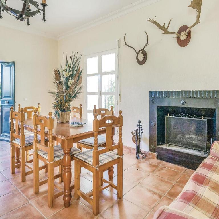6 Bedroom Cozy Home In Huelva - Casa de Vacaciones de 6 dormitorios - 12