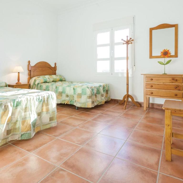 6 Bedroom Cozy Home In Huelva - Casa de Vacaciones de 6 dormitorios - 21