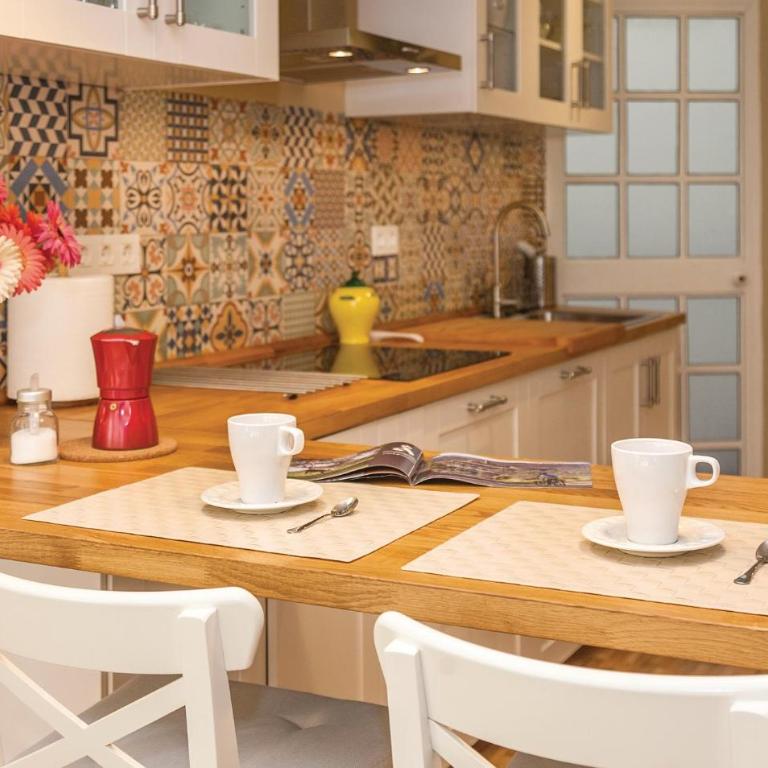 3 Bedroom Cozy Apartment In Sevilla - Apartamento de 3 dormitorios - 2