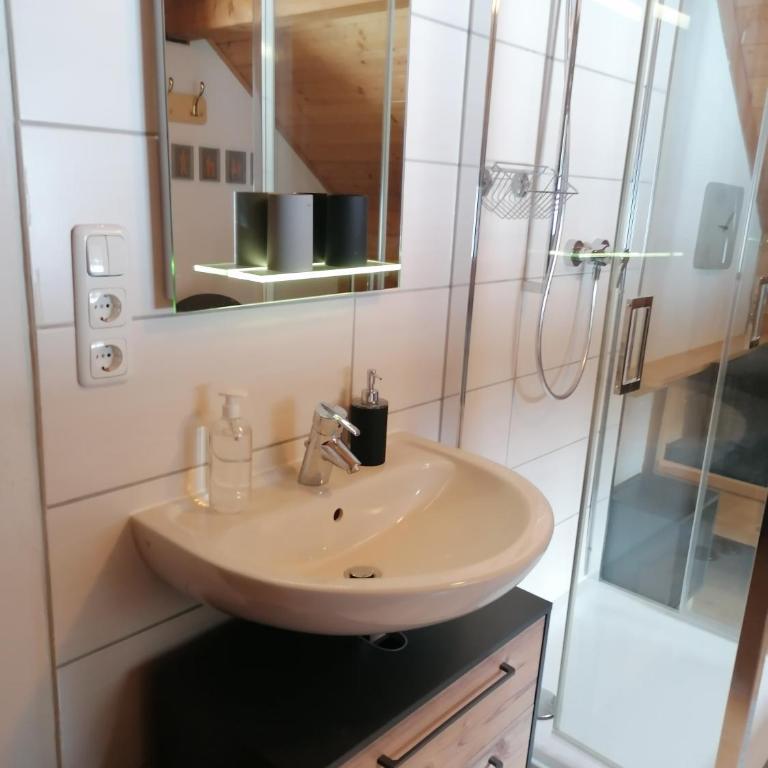 Gasthaus Rettenbachalm - Comfort Dreibettzimmer mit Dusche - 4