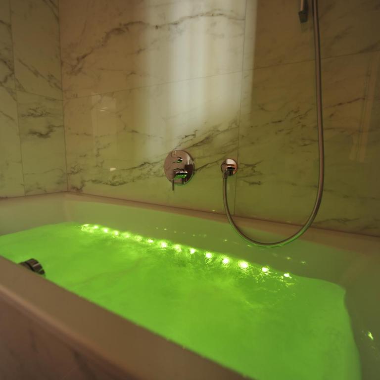 Hotel Regnum Zegg - Suite mit Whirlpool - 3