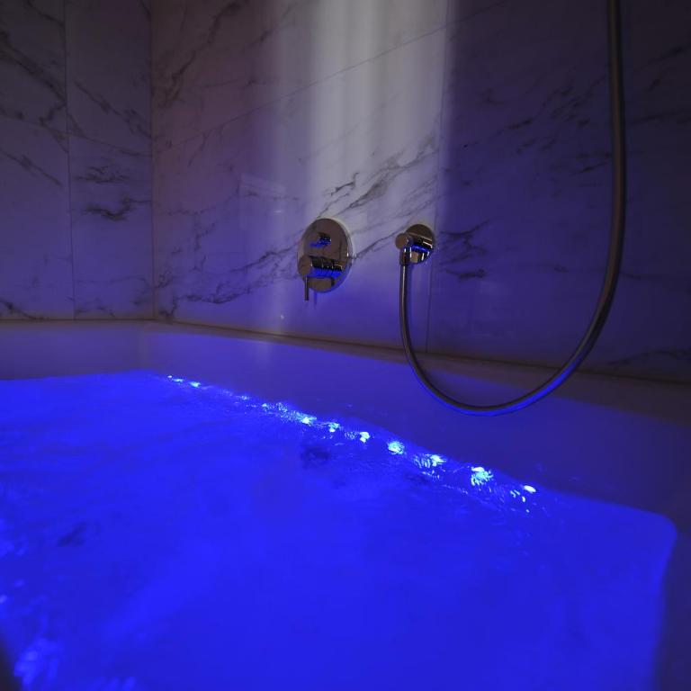 Hotel Regnum Zegg - Suite mit Whirlpool - 5