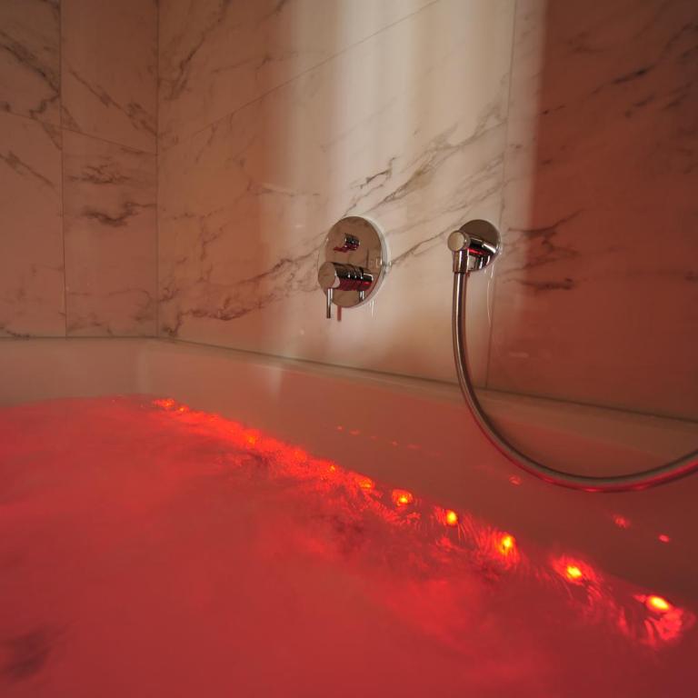 Hotel Regnum Zegg - Suite mit Whirlpool - 6