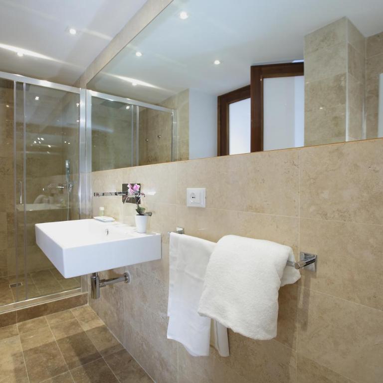 Sofia's Suites Guesthouse - Camera Matrimoniale/Doppia con Letti Singoli - 1