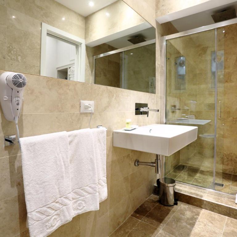 Sofia's Suites Guesthouse - Camera Matrimoniale/Doppia con Letti Singoli - 6