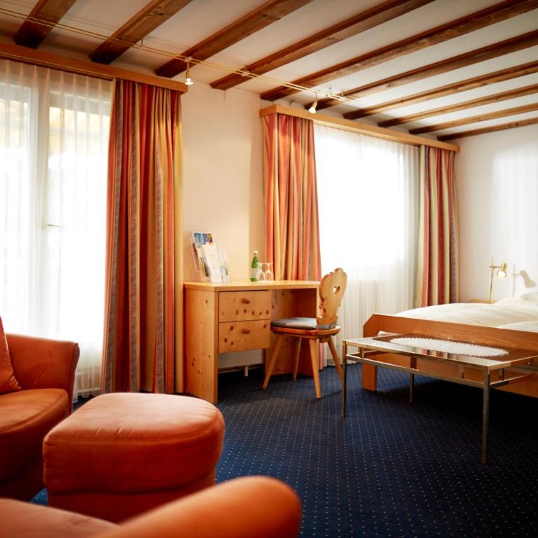 Casanna Hotel Davos City Center - Superior Doppelzimmer mit Balkon und Panoramablick - 3