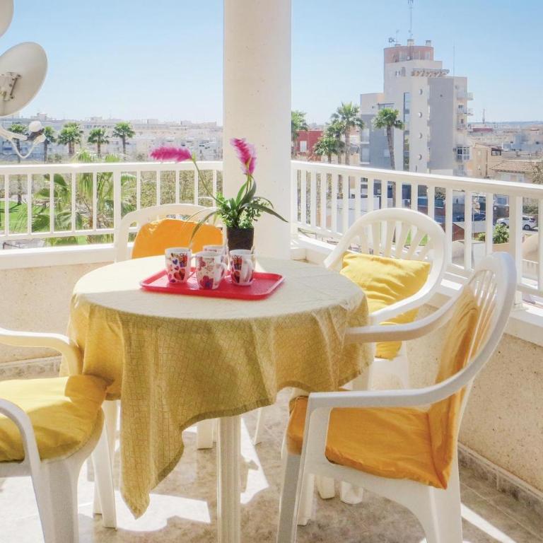 2 Bedroom Gorgeous Apartment In Torrevieja - Apartamento de 2 dormitorios - 6