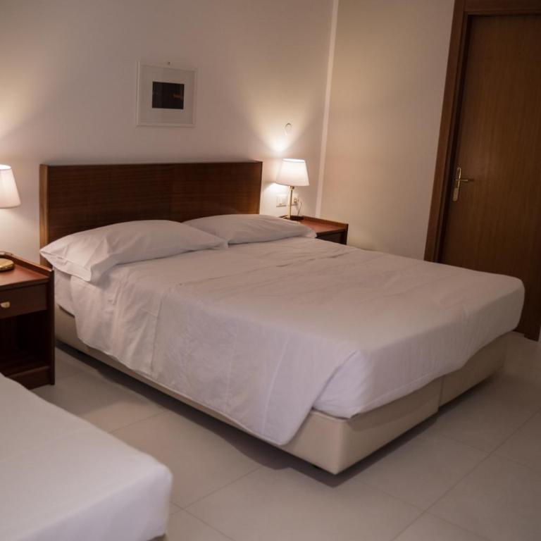 Hotel Mediterraneo - Camera Tripla - 2