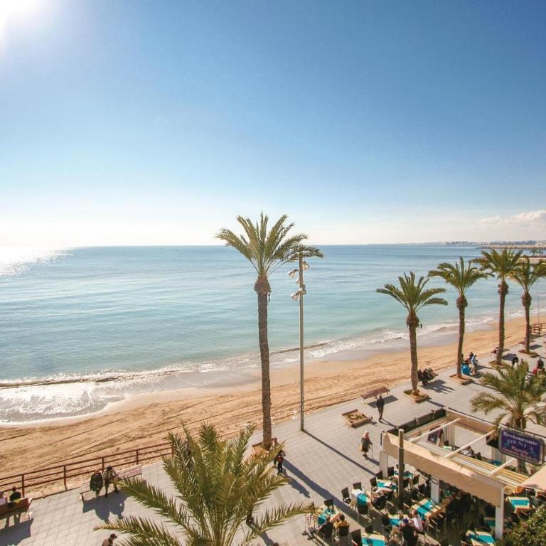 Cozy Apartment In Torrevieja - Apartamento de 3 dormitorios - 4