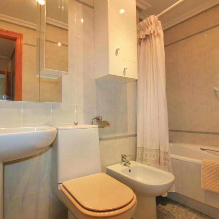 Cozy Apartment In Torrevieja - Apartamento de 3 dormitorios - 17
