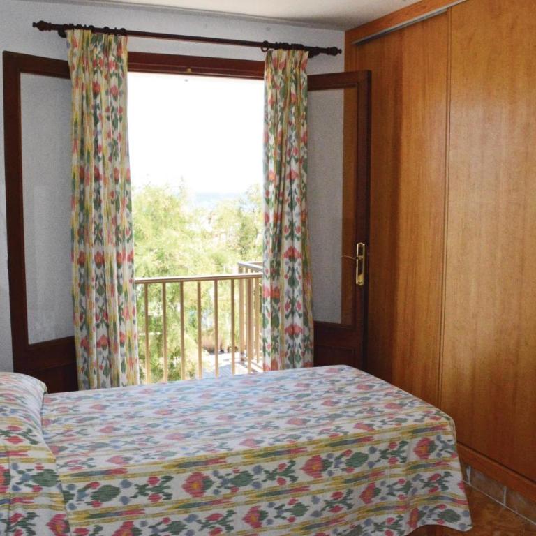 4 Bedroom Gorgeous Home In Can Picafort - Four-Bedroom Vacation Home - 13