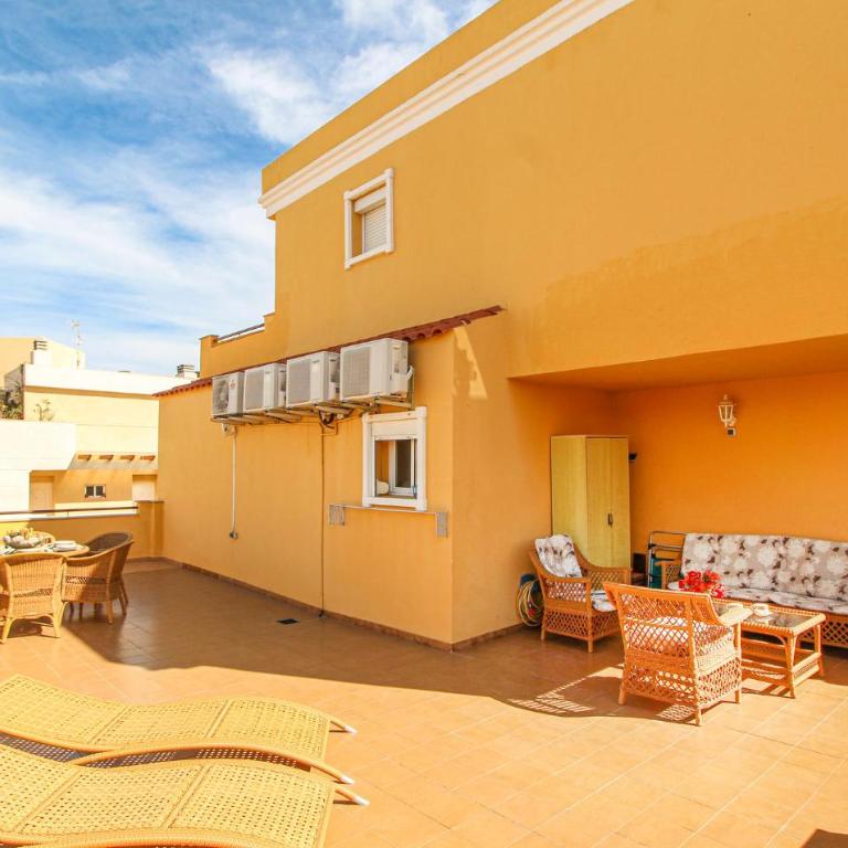 Amazing Apartment In Denia - Apartamento de 3 dormitorios - 12