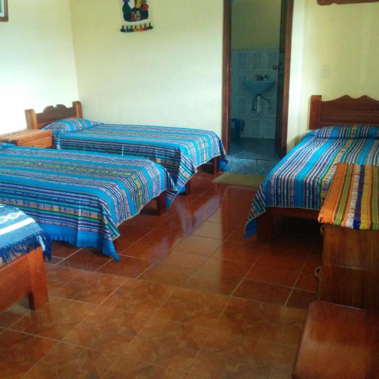 Hostal Curiñan - Habitación Cuádruple Superior - 5