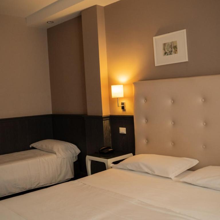 Hotel Mediterraneo - Camera Tripla Superior - 5