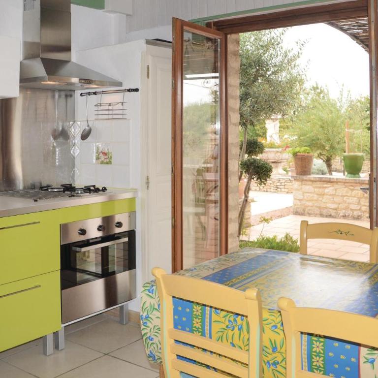 2 Bedroom Beautiful Home In Gordes - Two-Bedroom Holiday Home - 2