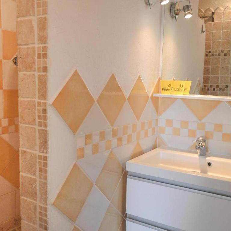 2 Bedroom Beautiful Home In Gordes - Two-Bedroom Holiday Home - 6