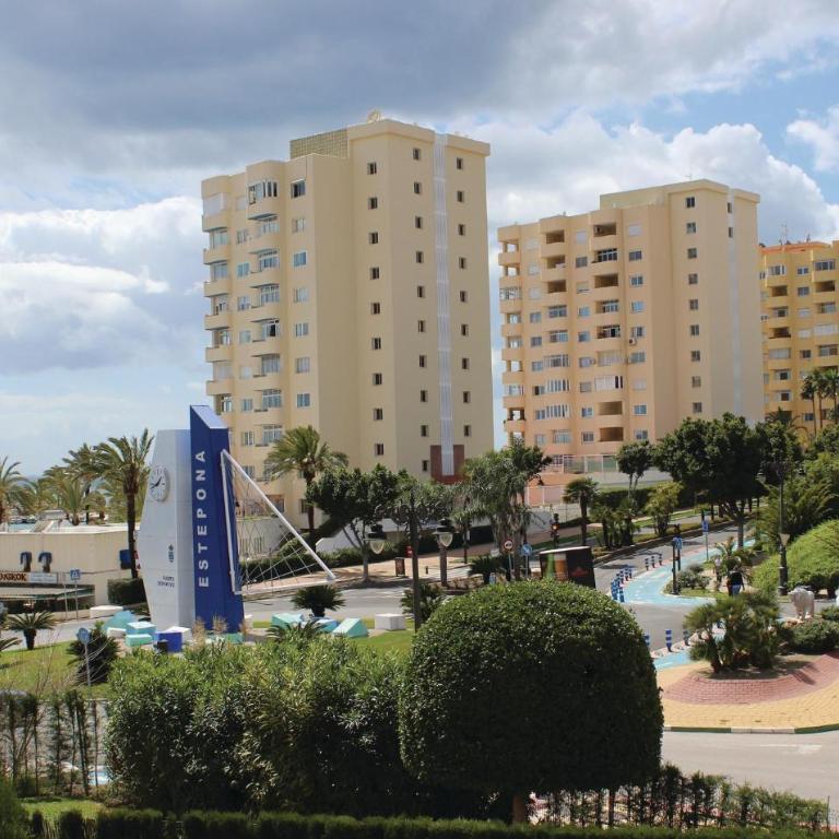 2 Bedroom Lovely Apartment In Estepona - Apartamento de 2 dormitorios - 9