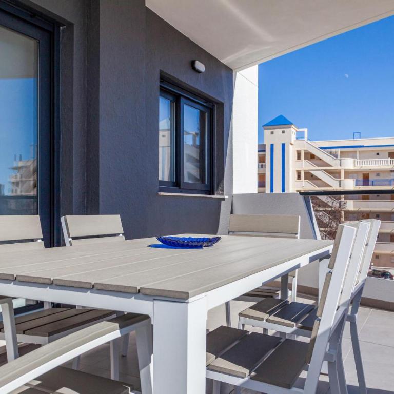 Nice Apartment In Los Arenales Del Sol - Apartamento de 2 dormitorios - 2