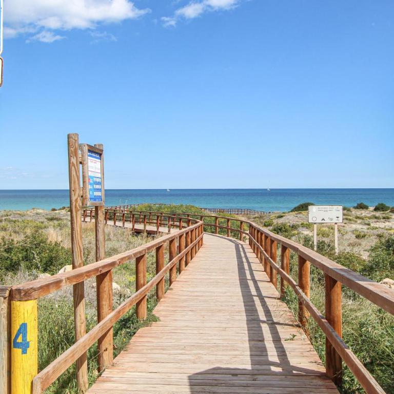 Nice Apartment In Los Arenales Del Sol - Apartamento de 2 dormitorios - 17
