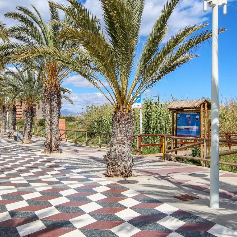 Nice Apartment In Los Arenales Del Sol - Apartamento de 2 dormitorios - 19
