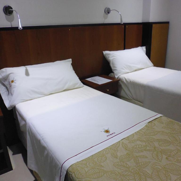 Hotel Athos - Habitación Doble - 2 camas - 6