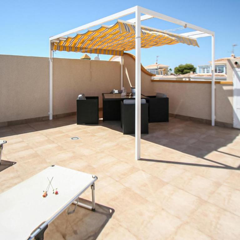 Beach Front Apartment In Torrevieja - Apartamento de 2 dormitorios - 14