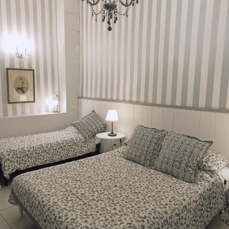 B&B Dei Decumani - Camera Tripla - 3