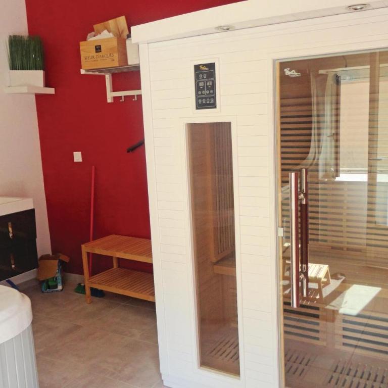 Pet Friendly Home In Narbonne With Sauna - Two-Bedroom Holiday Home - 4
