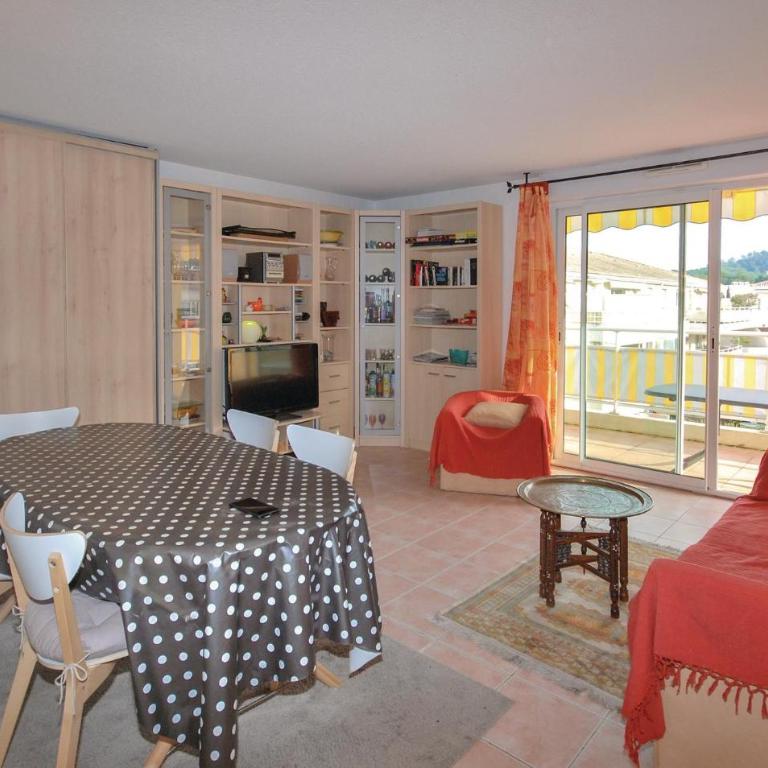 2 Bedroom Beautiful Apartment In Saint Raphael - Appartement 2 Chambres - 4