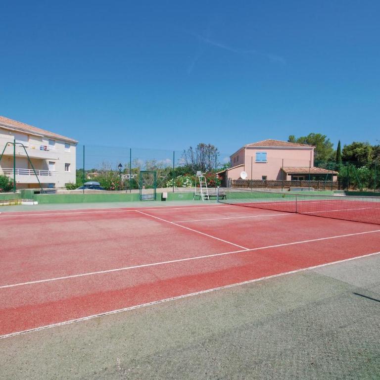2 Bedroom Beautiful Apartment In Saint Raphael - Appartement 2 Chambres - 14