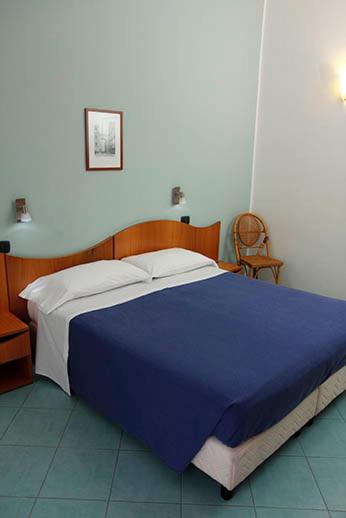 Hotel Residence La Darsena - Camera Standard Matrimoniale/Doppia con Letti Singoli - 1