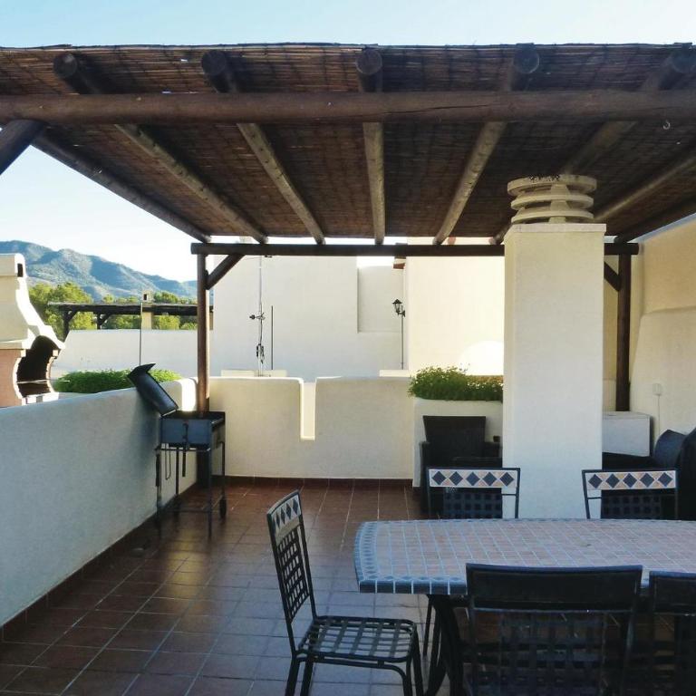 Cozy Home In Nerja With Wifi - Casa de vacaciones de 2 dormitorios - 10