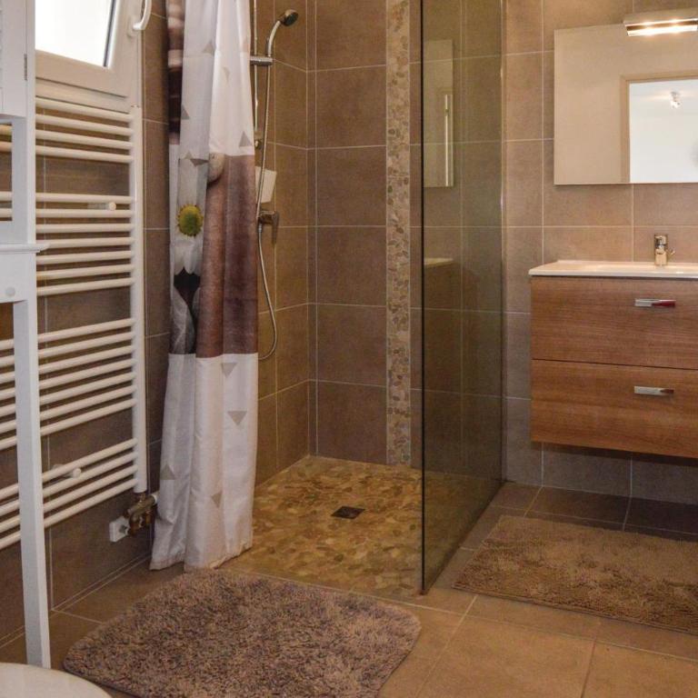 1 Bedroom Gorgeous Apartment In Ajaccio - Appartement 1 Chambre - 7