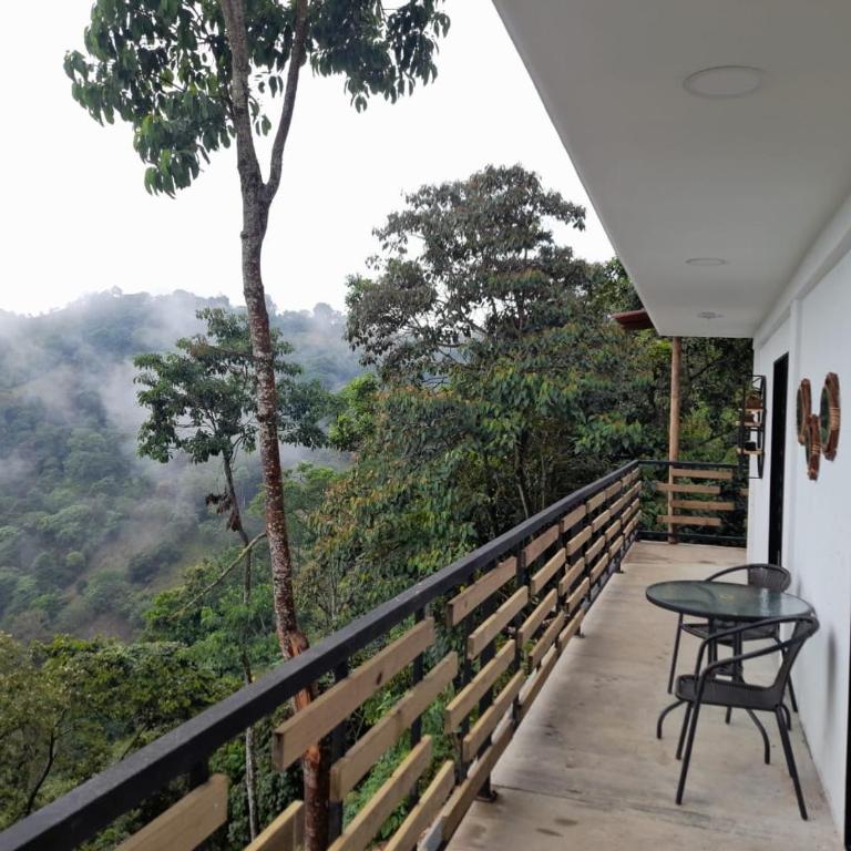 Entre Verdes Hotel & Glamping - Deluxe Room (2 Adults + 1 Child) - 3