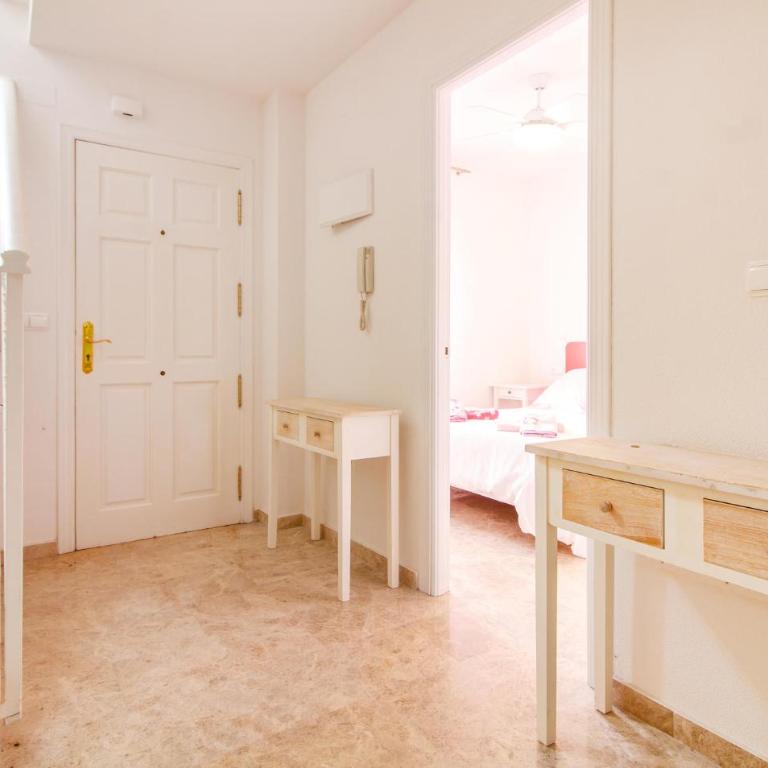 Awesome Home In Alacant With Wifi - Four-Bedroom Vacation Home - 10