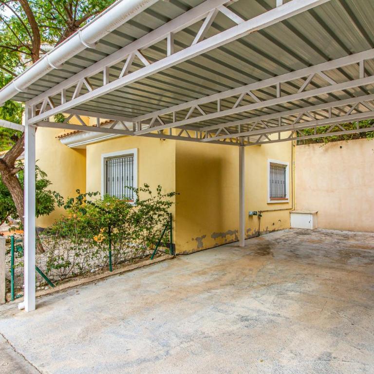 Awesome Home In Alacant With Wifi - Four-Bedroom Vacation Home - 9