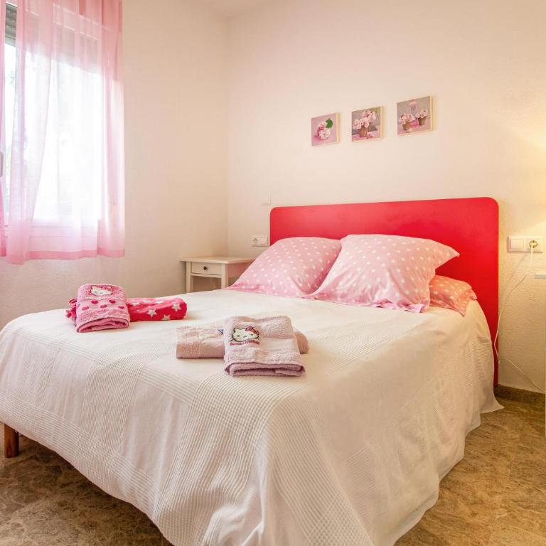 Awesome Home In Alacant With Wifi - Four-Bedroom Vacation Home - 11