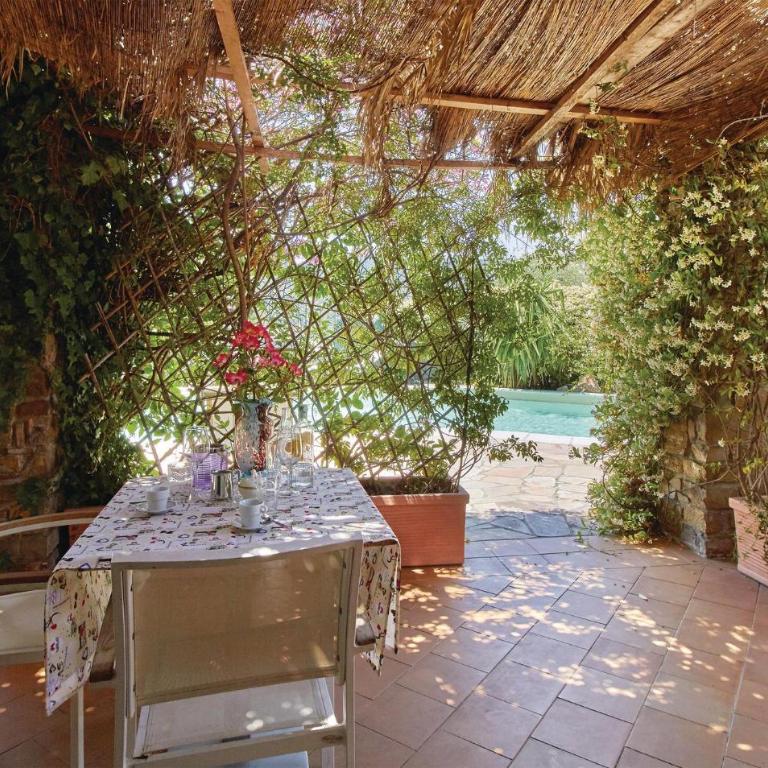 Villa Peppina - Five-Bedroom Holiday Home - 6